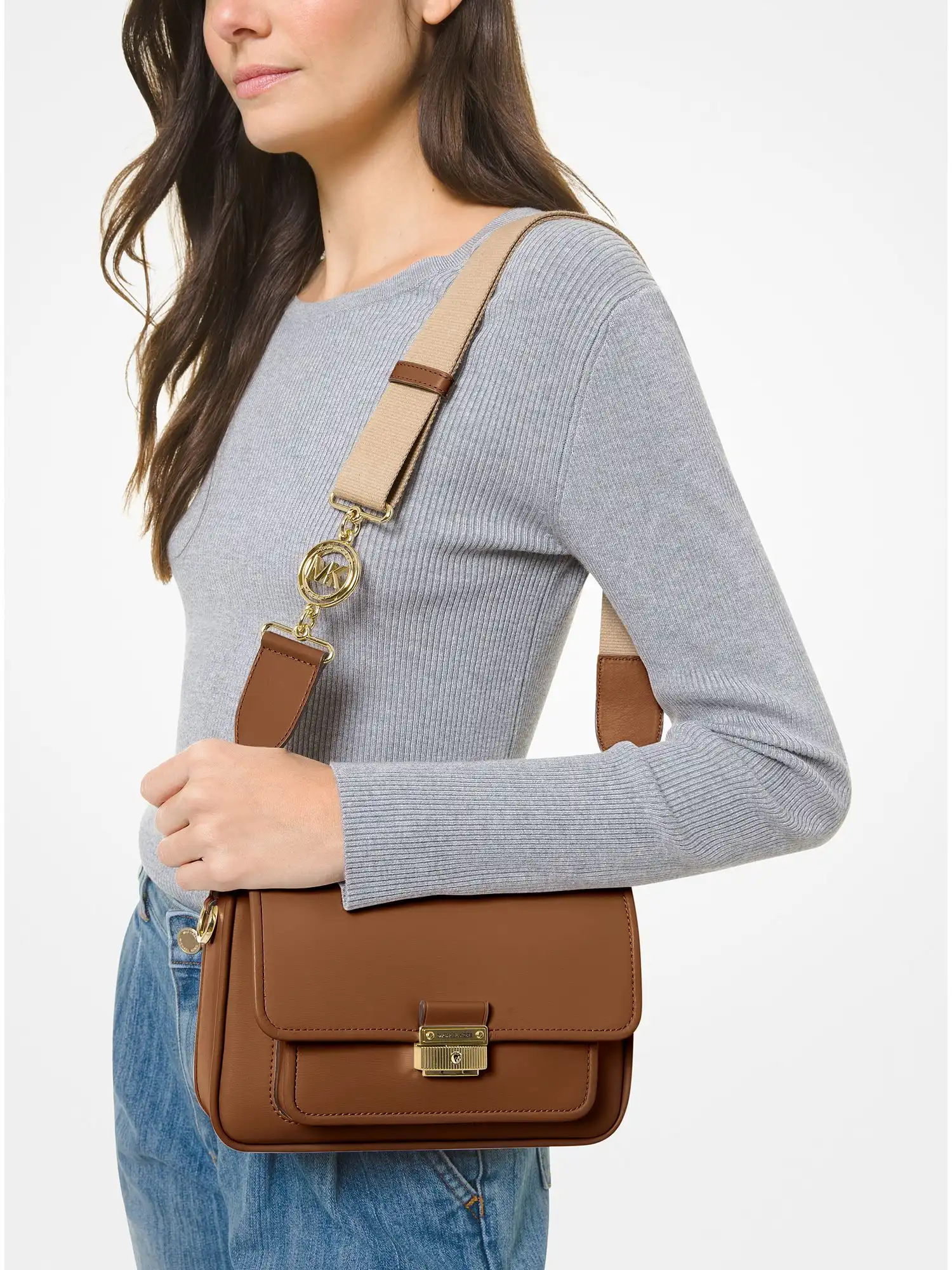 bradshaw medium leather messenger bag luggage