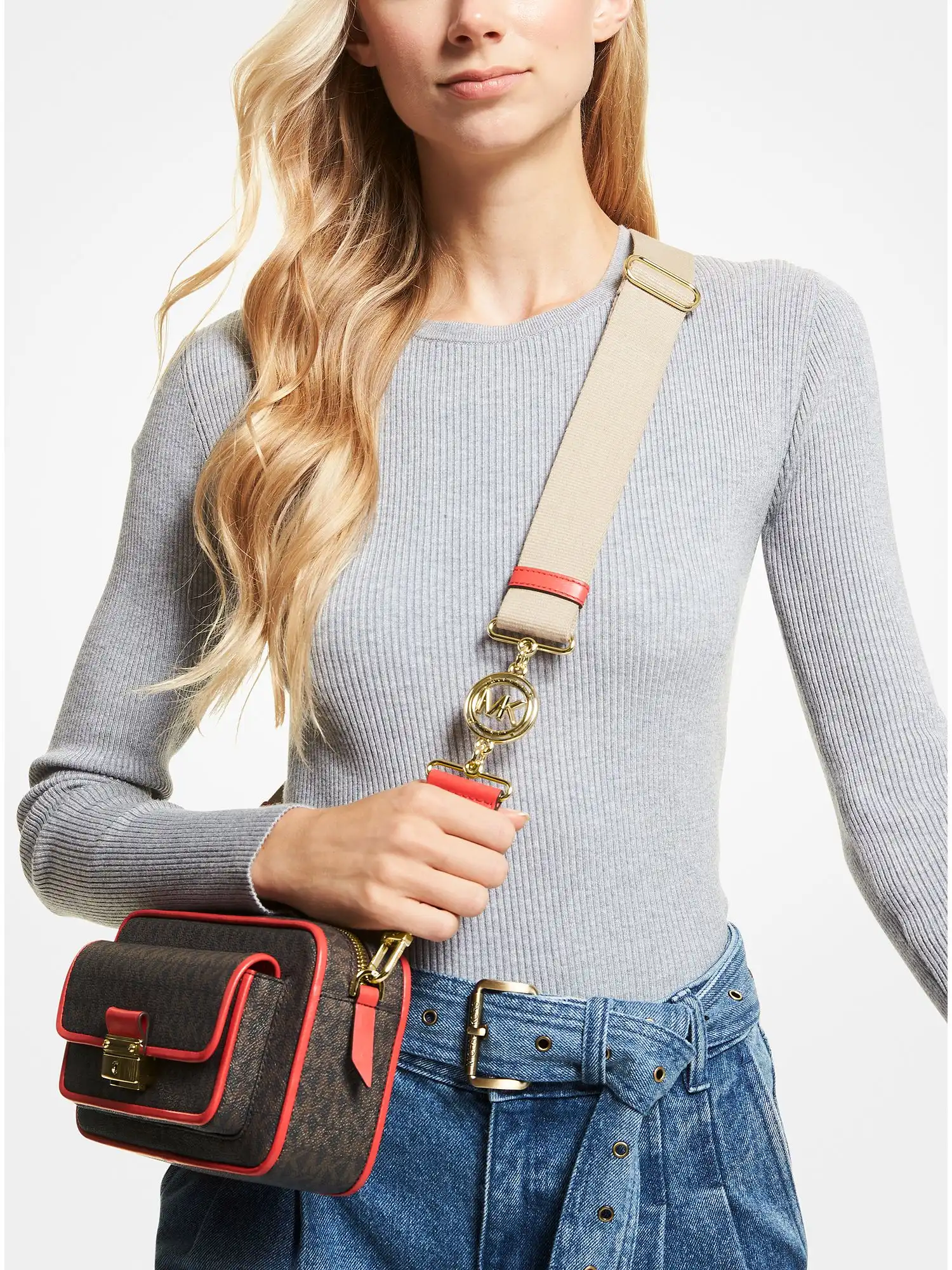 bradshaw medium logo camera bag sangria