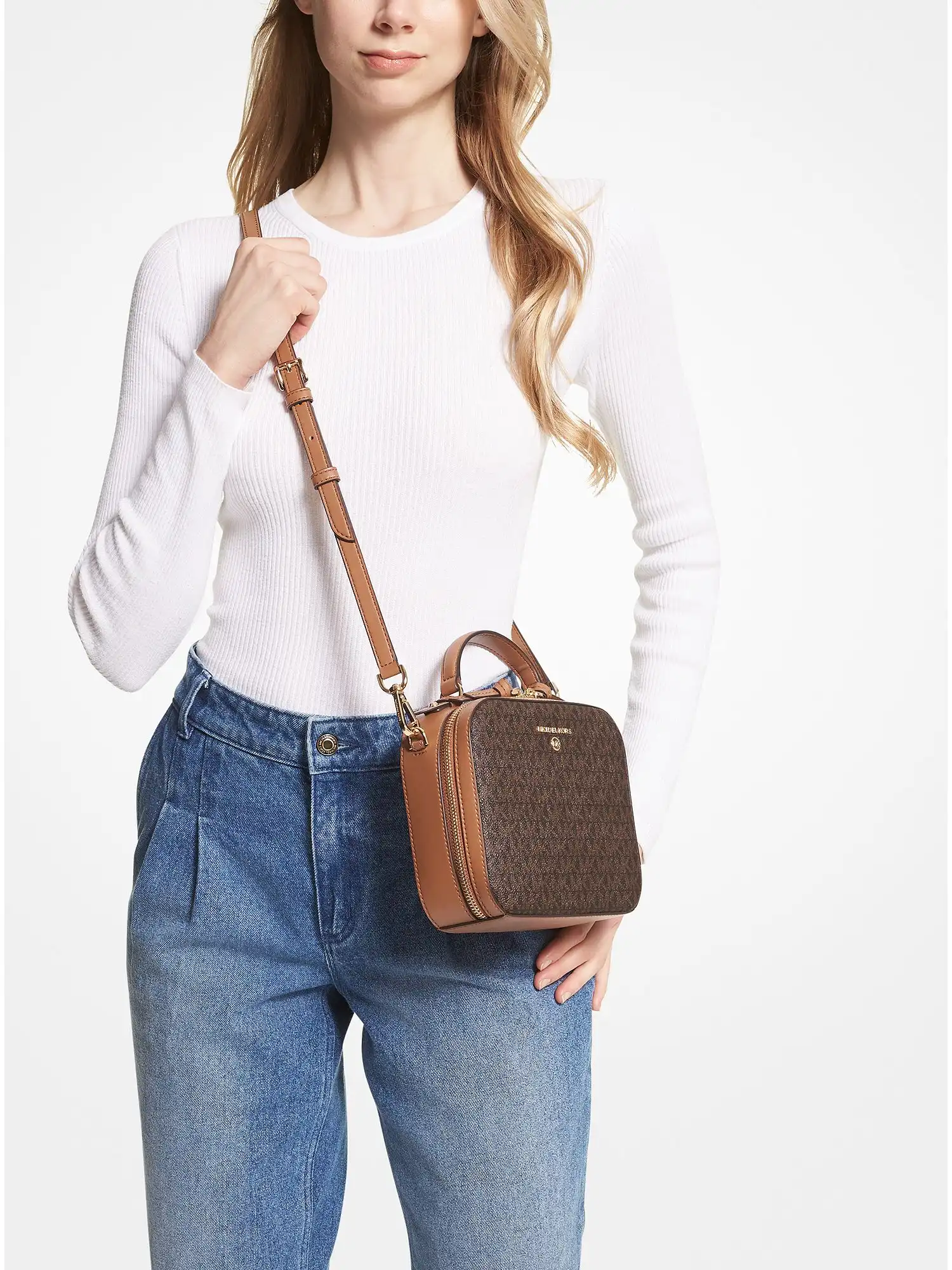 jet set medium logo crossbody bag brn acorn