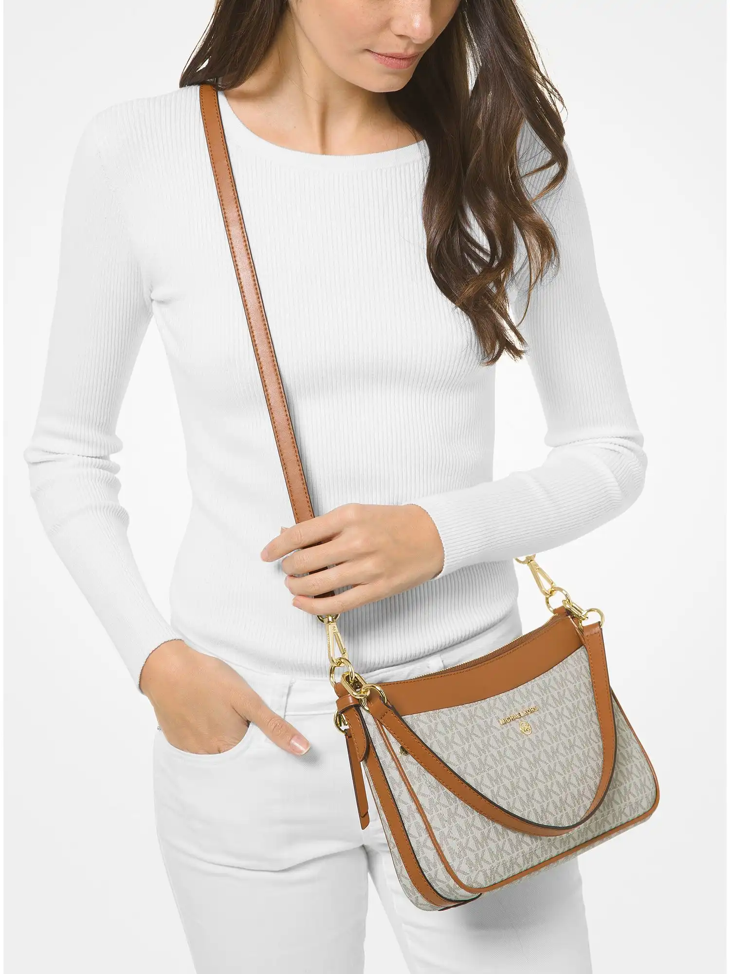 jet set medium logo shoulder bag vanilla acorn