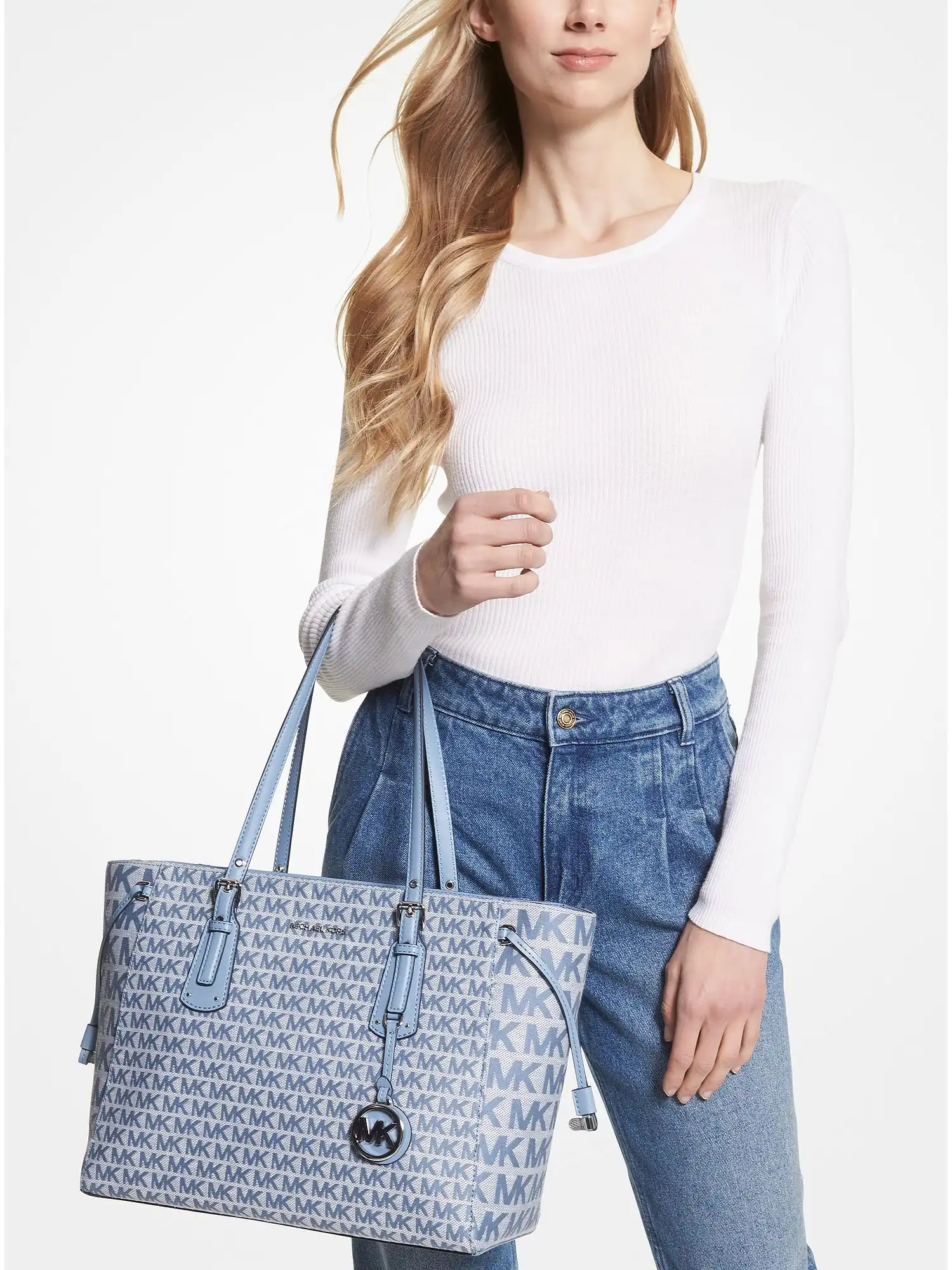 voyager medium logo jacquard tote bag chambray
